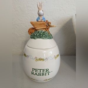 TELEFLORA 2003 PETER RABBIT EGG CANDY JAR PETER IN WHEEL BARREL ON LID EUC